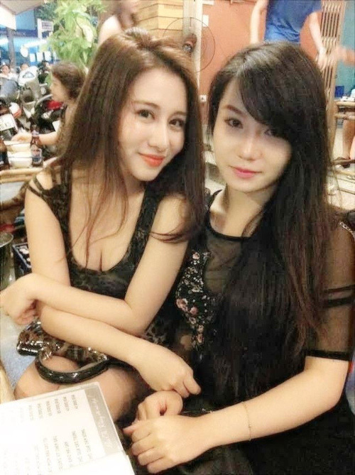 举起手来2:追击阿多丸电影