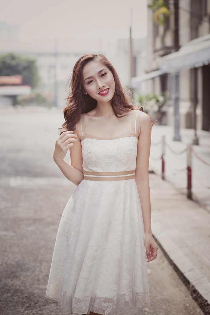 小卖部小少妇给我喂奶